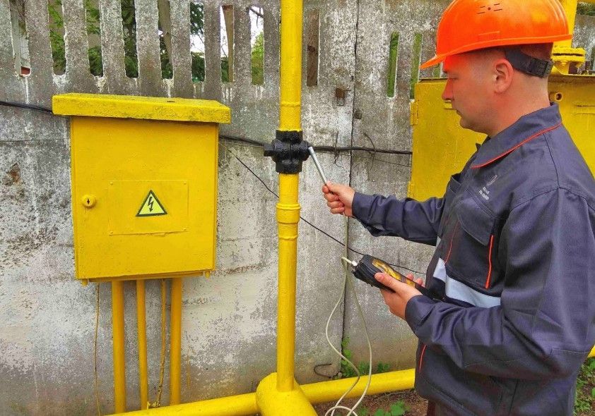 газ газ