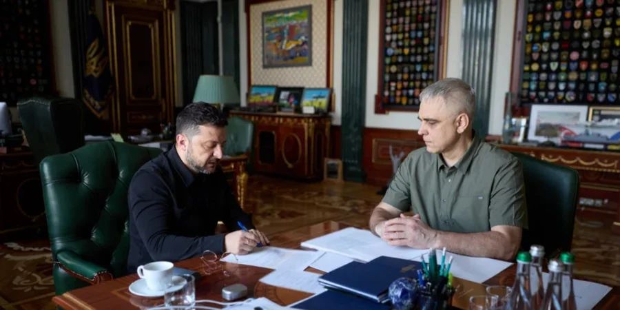 Владимир Зеленский и исполняющий обязанности главы СБУ Александр Поклад, 4 июля 2026 года Владимир Зеленский и исполняющий обязанности главы СБУ Александр Поклад, 4 июля 2026 года