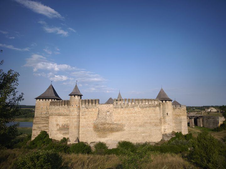 Обвалена стіна Хотинської фортеці, фото: Суспільне