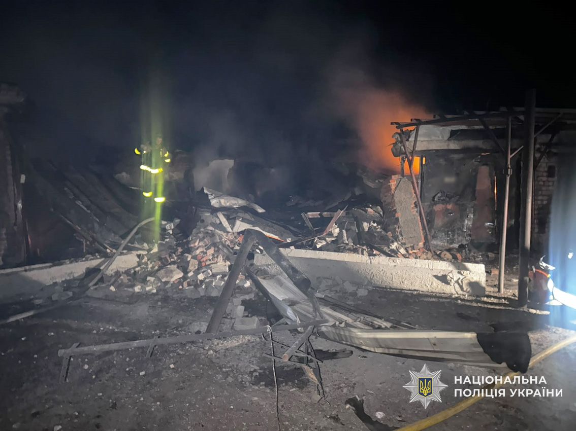 Наслідки ворожих атак по Чернігівщині, фото: Національна поліція України Наслідки ворожих атак по Чернігівщині, фото: Національна поліція України