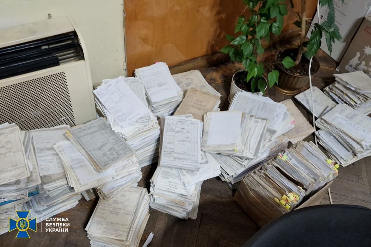 Преступники брали за услугу до 30 тысяч долларов Документи