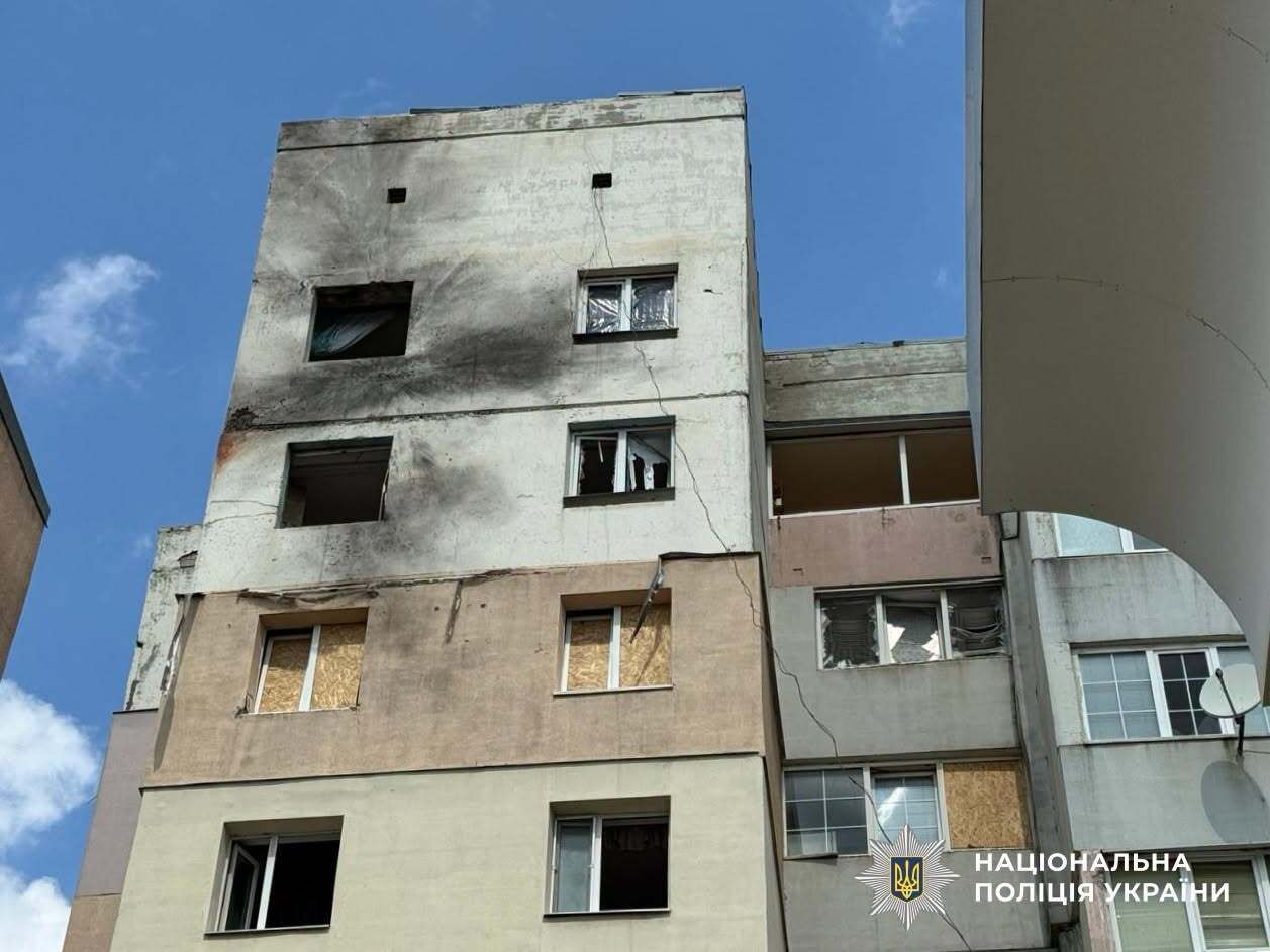 Наслідки ворожих обстрілів по Херсонщині, фото: Національна поліція України Наслідки ворожих обстрілів по Херсонщині, фото: Національна поліція України