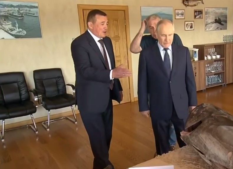 Визит Путина на Курильские острова, скриншот с видео