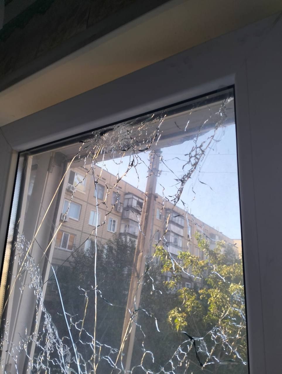 В Кривом Роге погиб человек из-за нового удара РФ - повреждена инфраструктура 1
