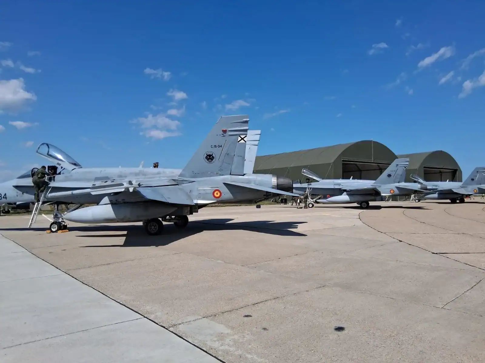 Іспанські винищувачі EF-18M Hornet Повітряно-космічних сил Іспанії в Румунії. Фото: Estado Mayor de la Defensa