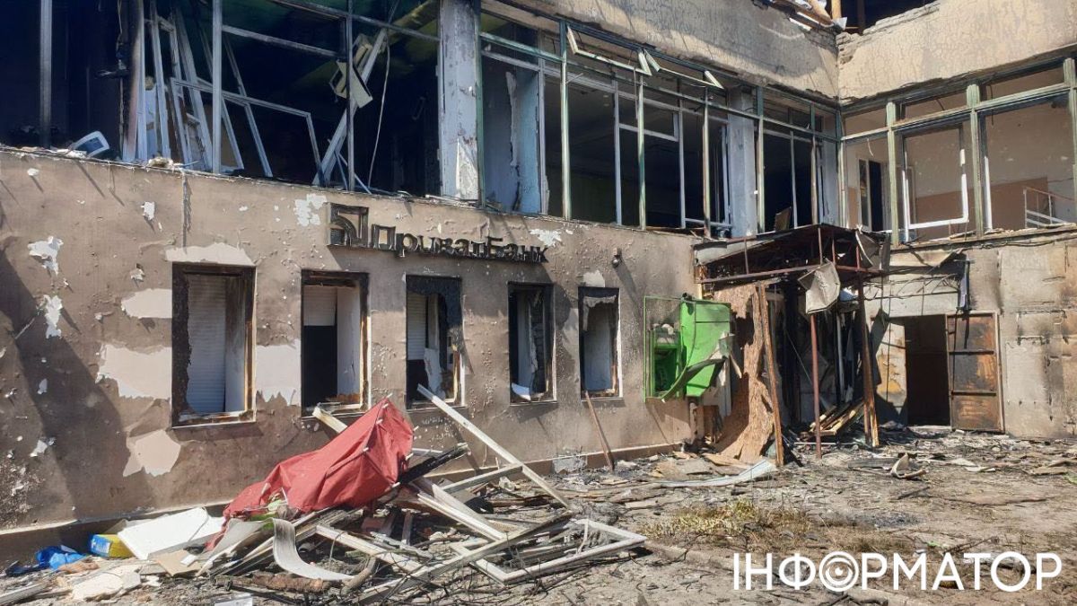 Росіяни вбили двох інкасаторів ПриватБанку з Дніпра, обстрілявши відділення