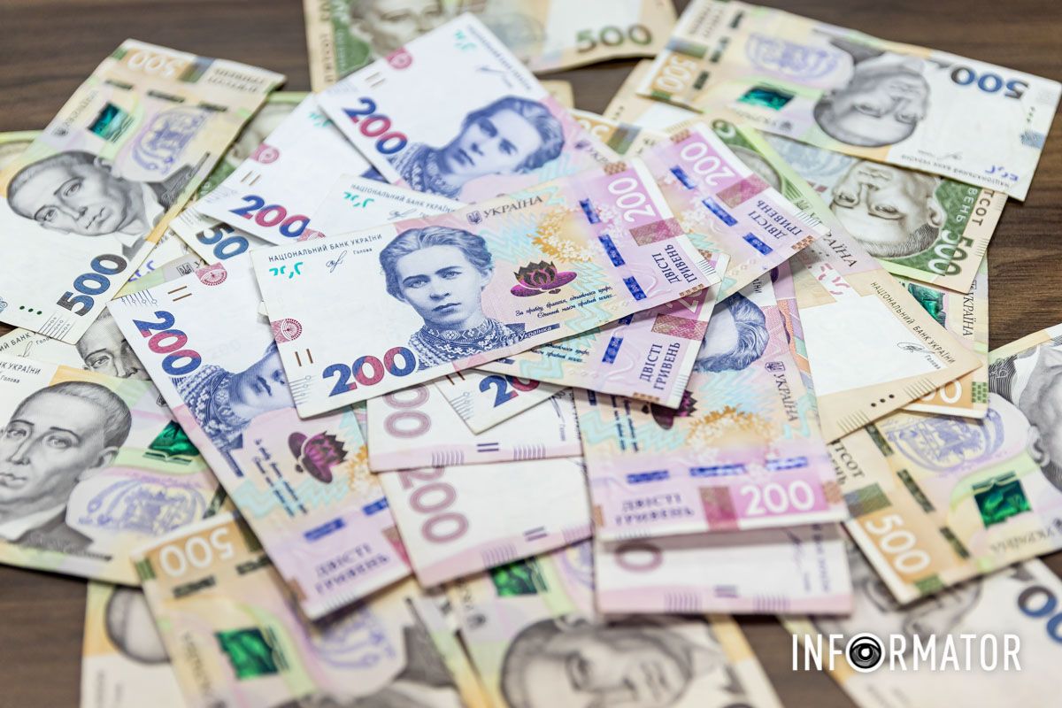 За платіжною інструкцією №2 від 15 квітня 2025 року банк перерахував на рахунок чоловіка в АТ "Сенс Банк" лише 263 385 гривень, фото: Інформатор 