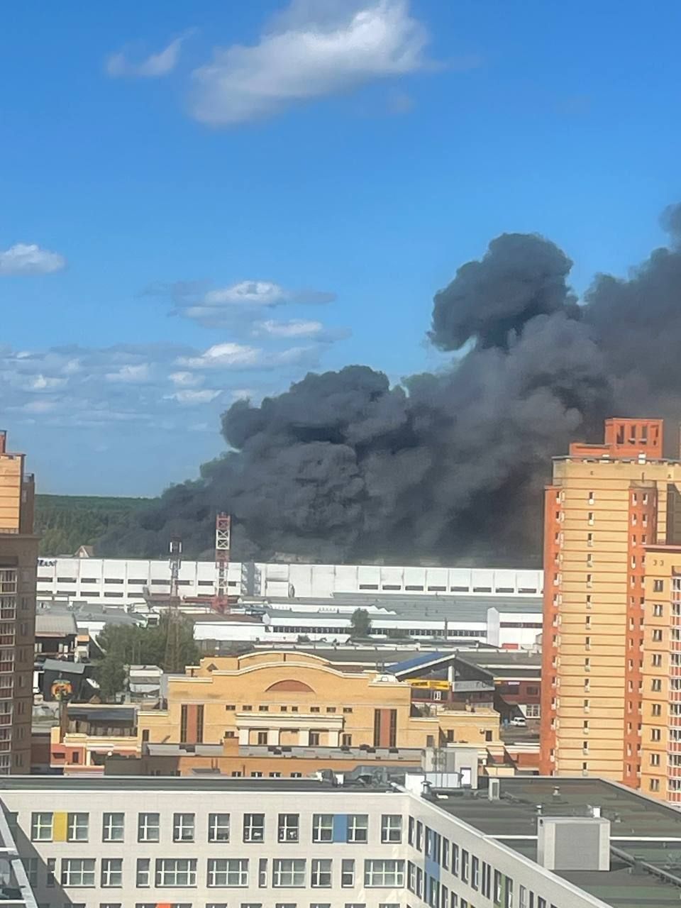 У Підмосков’ї загорівся склад - район Одінцово затягнуло димом 1
