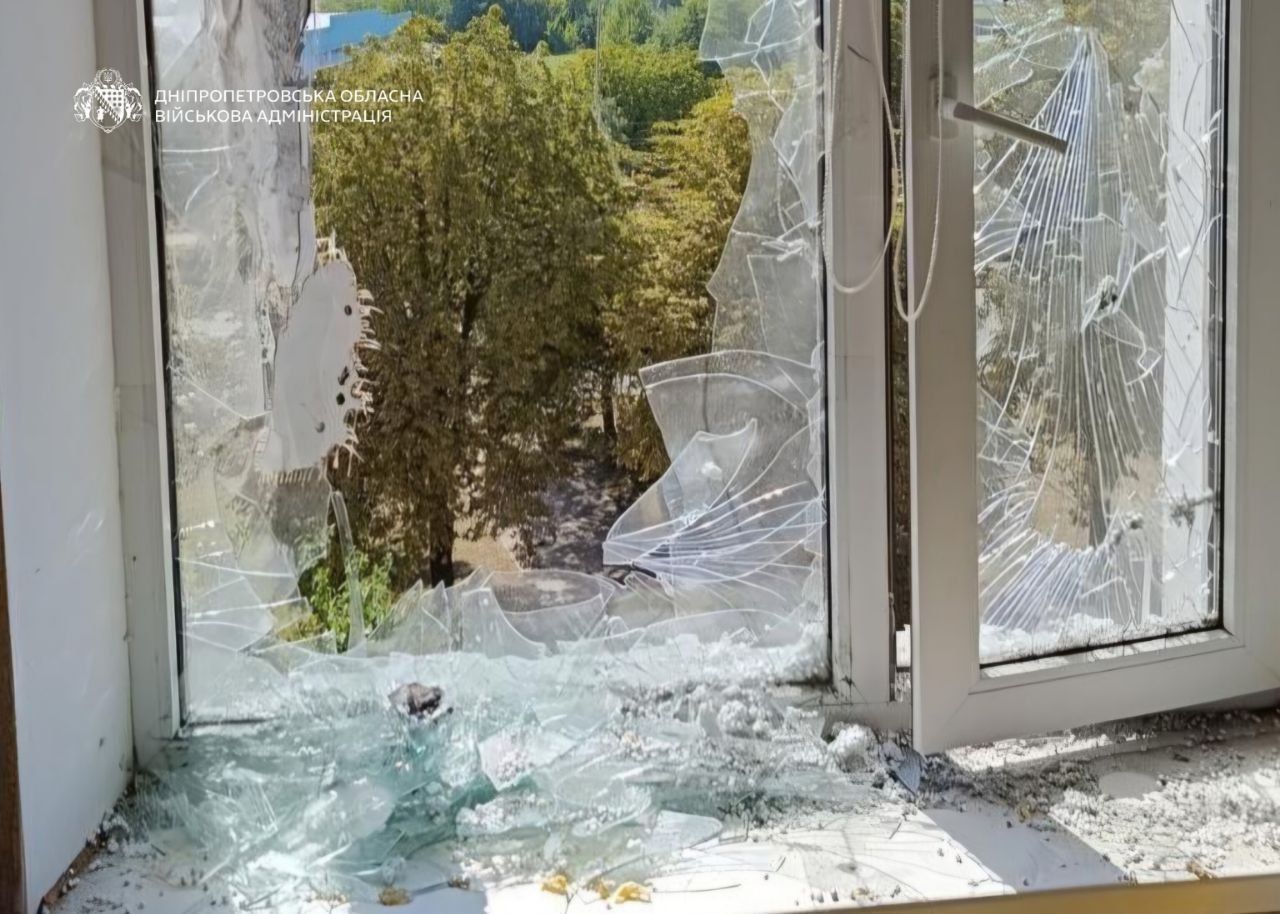 В результате атаки повреждены частные дома. Обстрелы