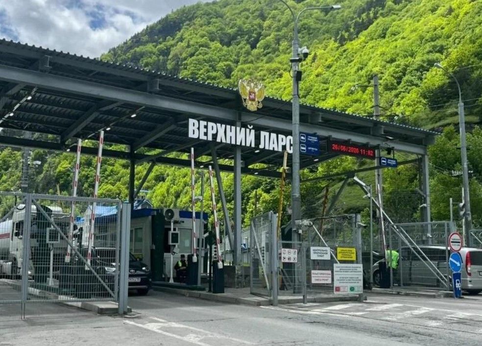 через Верхний Ларс за неделю выехали более 113 тысяч человек на фоне слухов о мобилизации