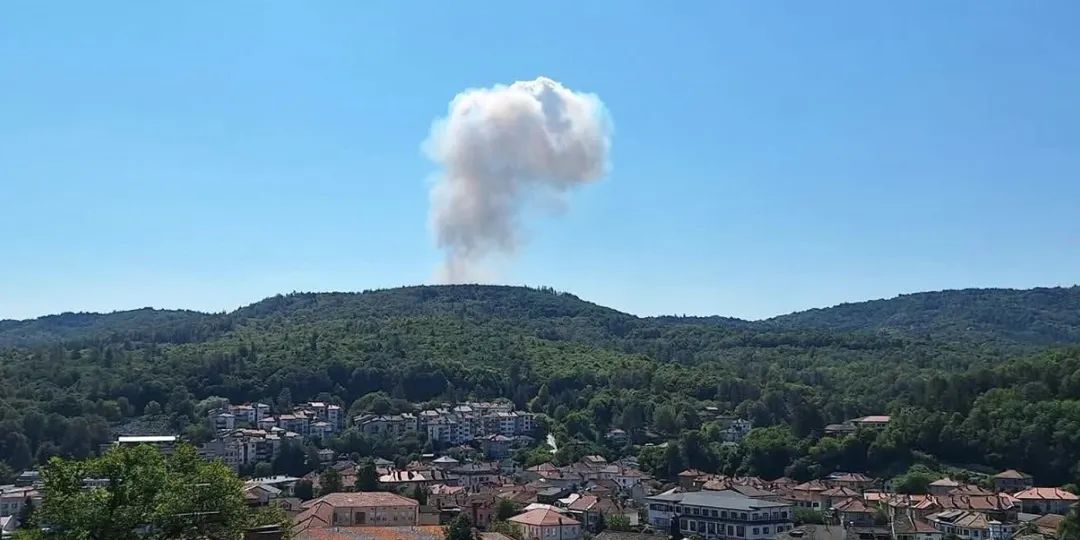 Взрыв на заводе в Болгарии Взрыв на заводе в Болгарии
