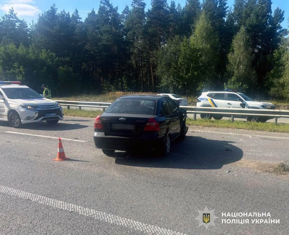 ДТП в Житомирской области - столкновение автобуса и легковушки, фото: полиция Житомирщины ДТП в Житомирской области - столкновение автобуса и легковушки, фото: полиция Житомирщины