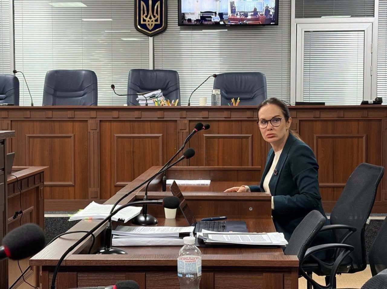 Мудрая в суде, источник: Общественное