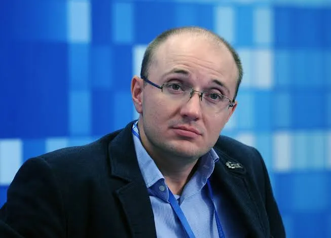 Чачава – малоизвестный российский предприниматель, заключающий сделки на сотни миллионов долларов. В частности, он приобрел судьбу в Ozon. В Украине есть такие же персонажи. Чачава