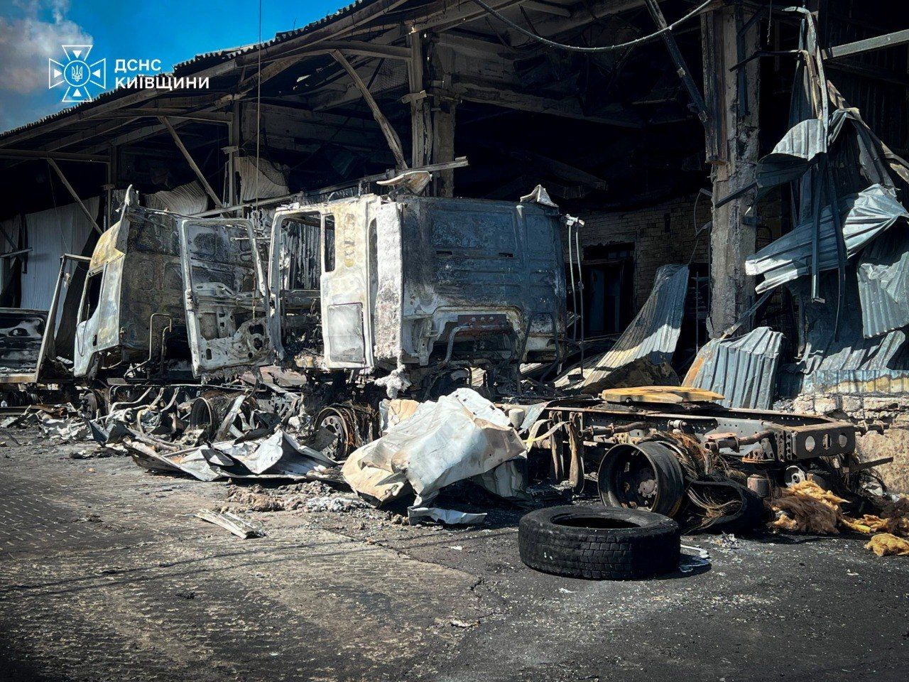 Последствия атаки по составу в Киевской области