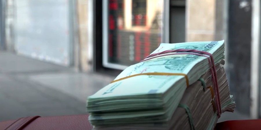 Іранські банкноти, скриншот з відео