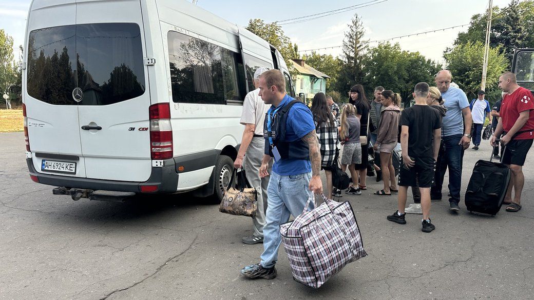 Враг бьет по людям, пытающимся уехать в безопасные регионы
