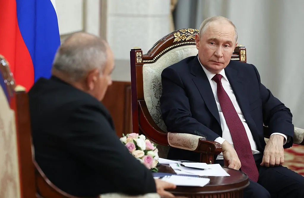 Путин и Пашинян поспорили о Евросоюзе. Фото: Getty Images Путин и Пашинян. Фото: Getty Images