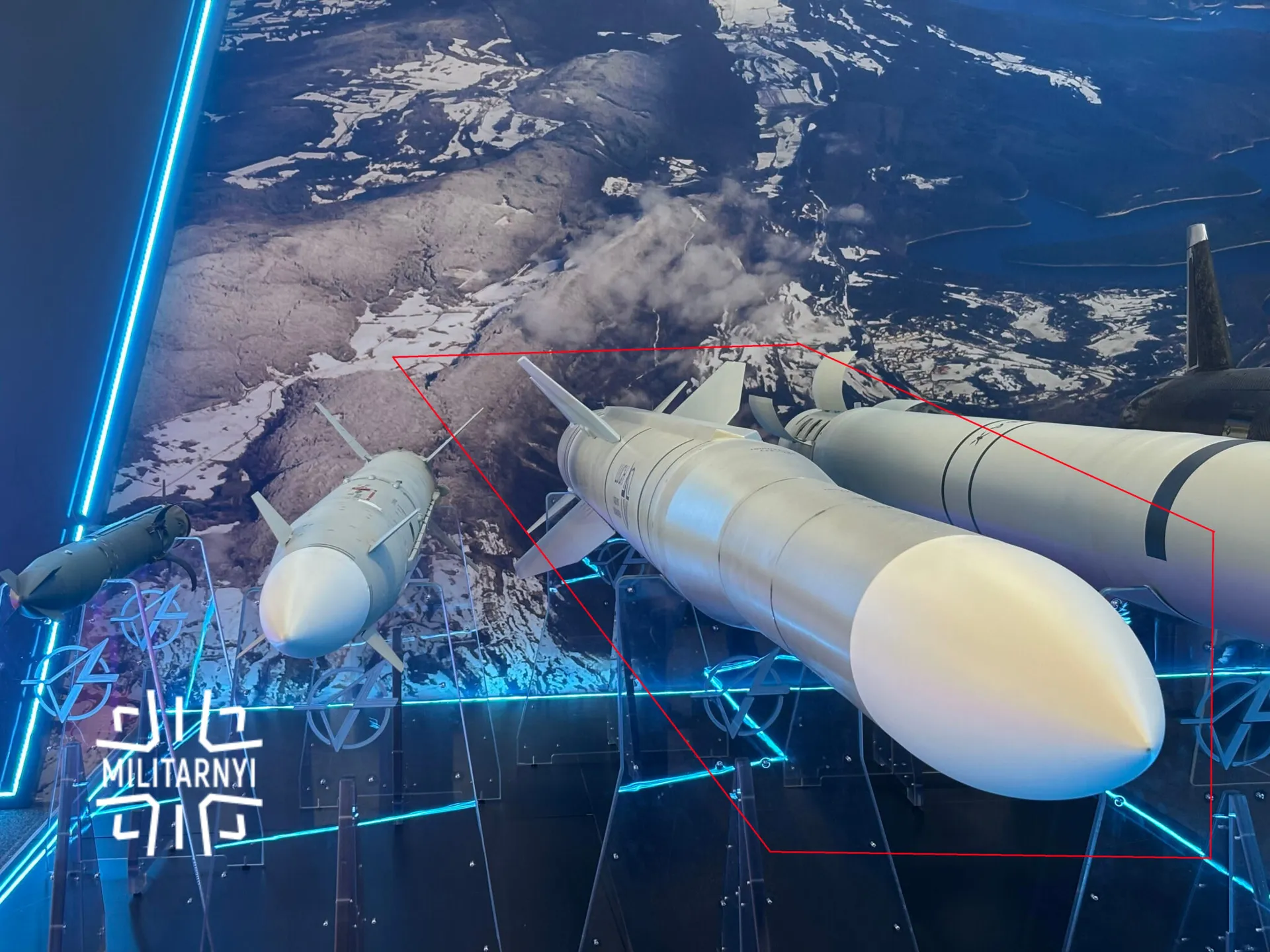 Макет зенитной ракеты малой дальности "Коралл" во время международной оборонной выставки MSPO 2026. Фото: "Милитарный". Макет зенитной ракеты малой дальности "Коралл" во время международной оборонной выставки MSPO 2026. Фото: "Милитарный".
