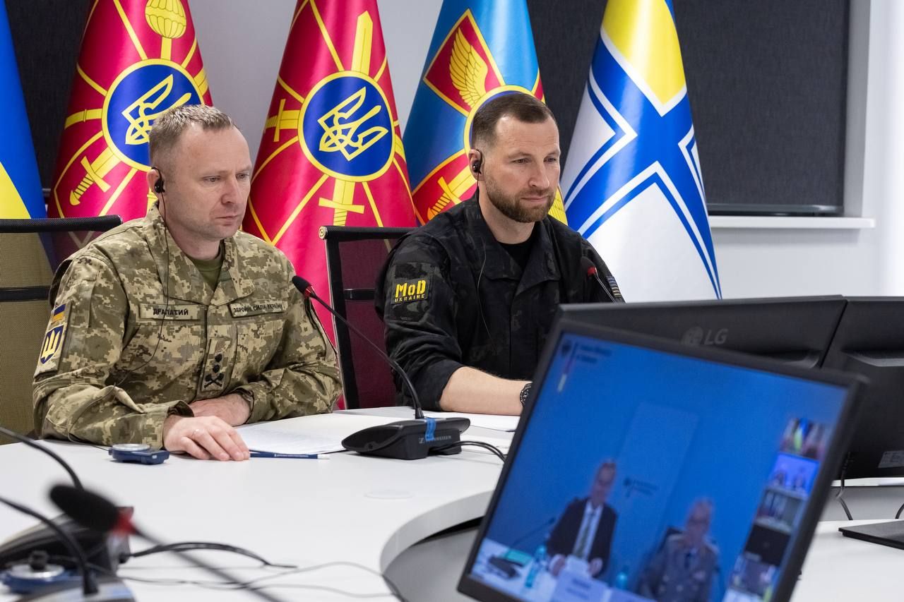 Девять стран выделили новую помощь Украине Девять стран выделили новую помощь Украине