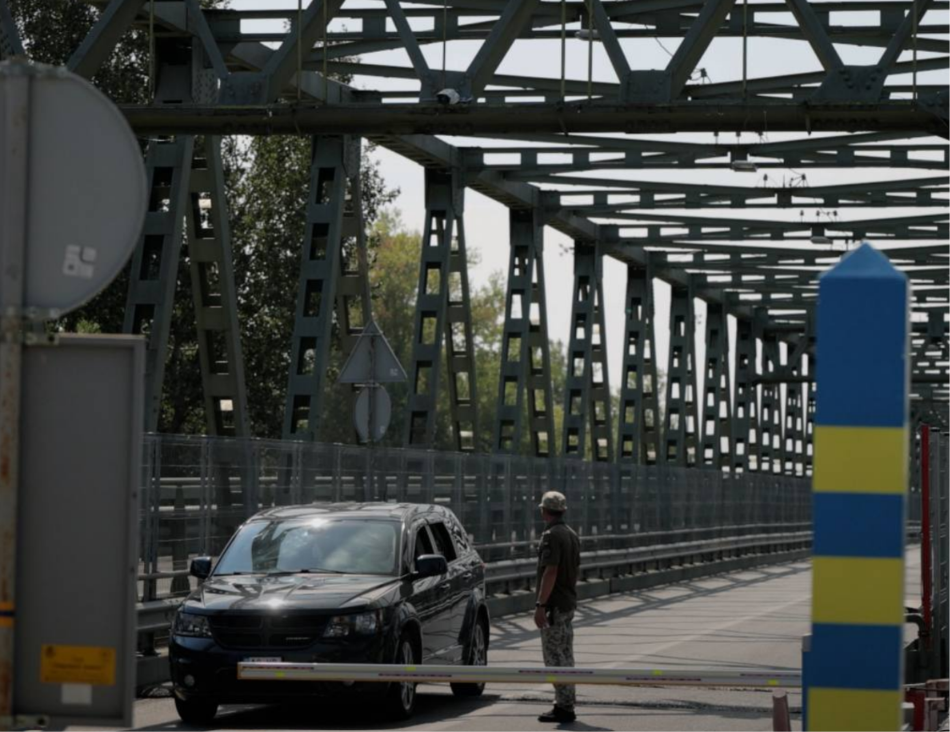 Пункт пропуску Старокозаче наразі не працює Пункт пропуску Старокозаче наразі не працює