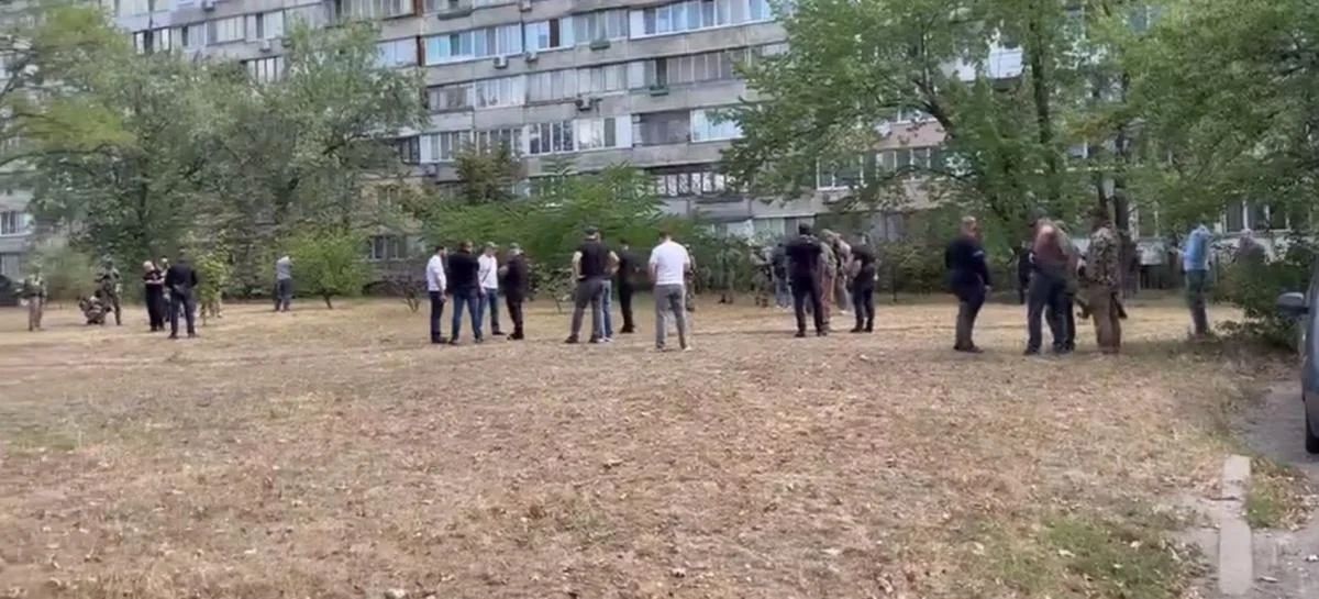 Стрілянина між СБУ та ГУР в Києві Стрілянина між СБУ та ГУР в Києві