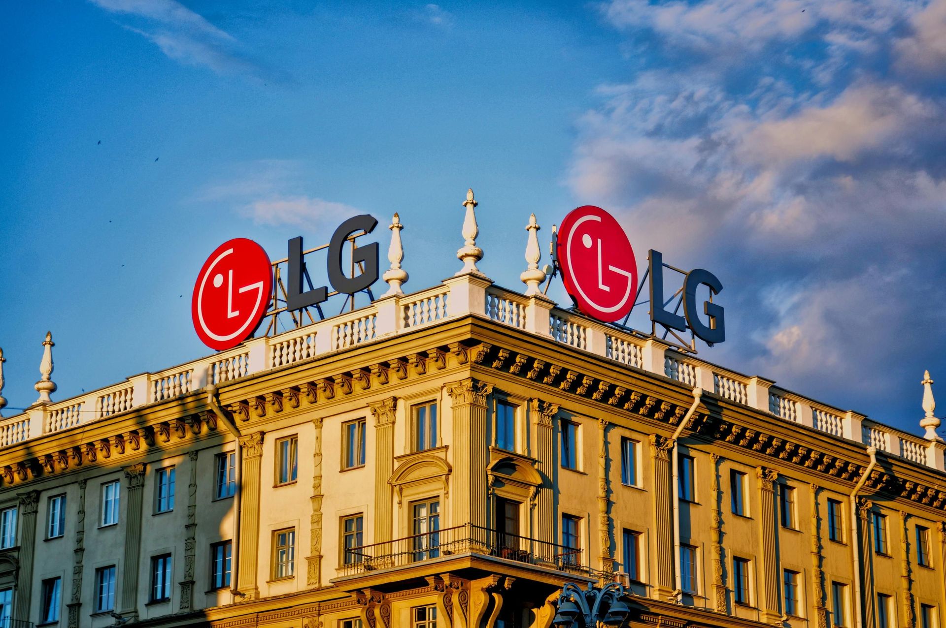LG, джерело: Unsplash LG, джерело: Unsplash