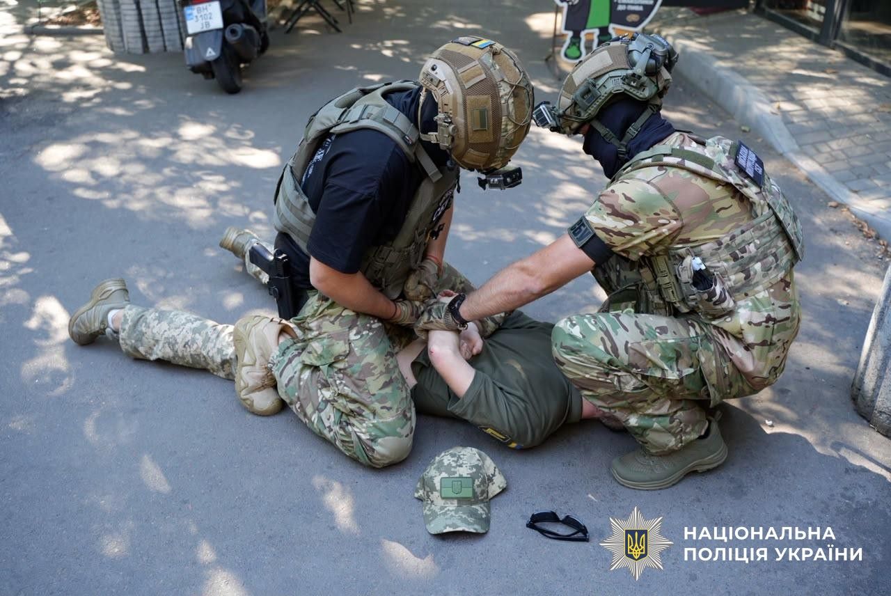 Затримання одного з підозрюваних