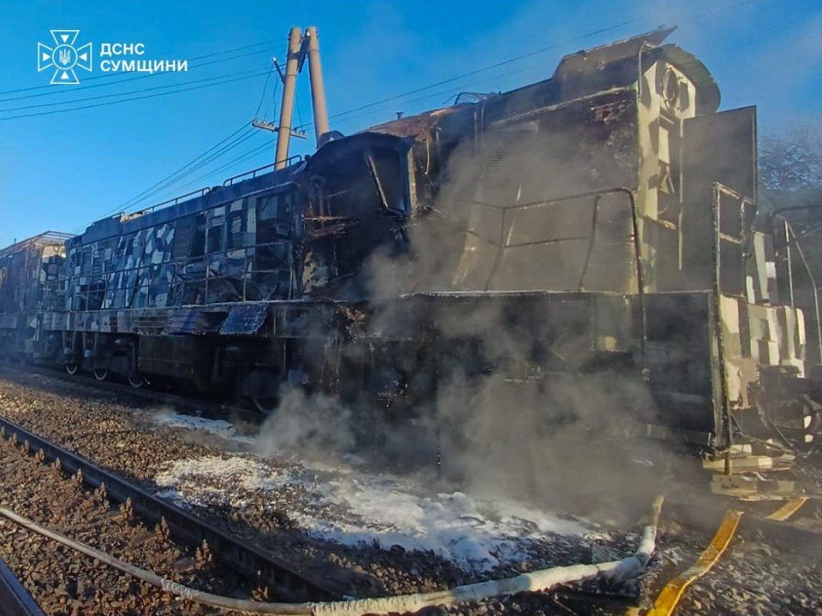 Російські військові вдарили дронами по пасажирському поїзду, сполученням Київ - Суми Російські військові вдарили дронами по пасажирському поїзду, сполученням Київ - Суми
