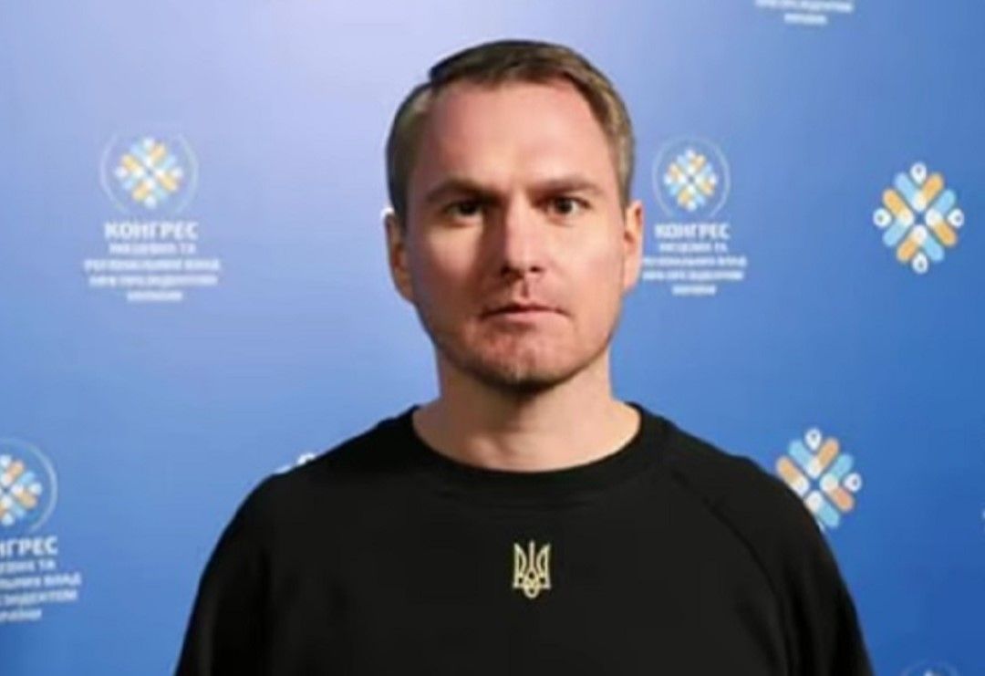 Руслан Кравченко самостійно оформив собі відрядження Руслан Кравченко самостійно оформив собі відрядження