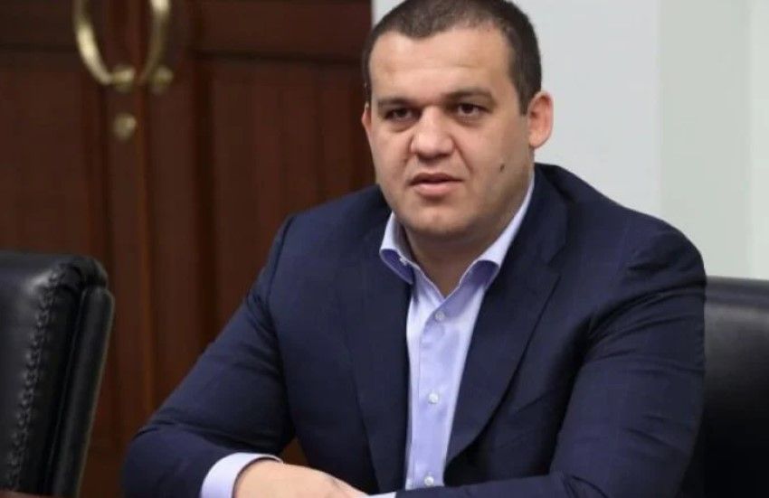 Российский олигарх Умар Кремлев оплатил свадьбу Российский олигарх Умар Кремлев оплатил свадьбу