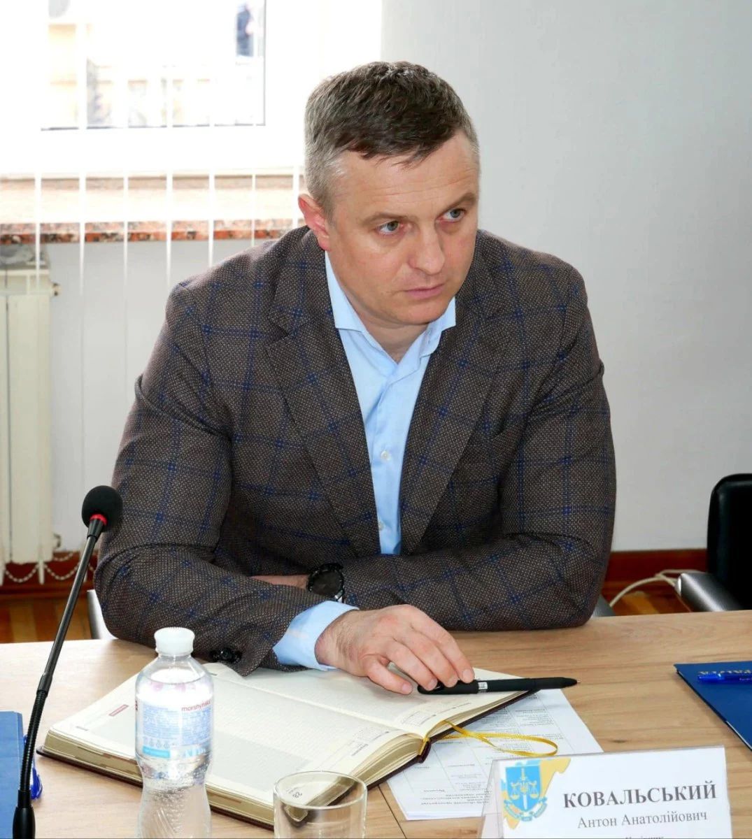 Ковальский возглавлял Черновицкую областную прокуратуру в 2021-2025 годах, а с июля 2025 года руководил Хмельницкой областной прокуратурой Ковальский возглавлял Черновицкую областную прокуратуру в 2021-2025 годах, а с июля 2025 года руководил Хмельницкой областной прокуратурой