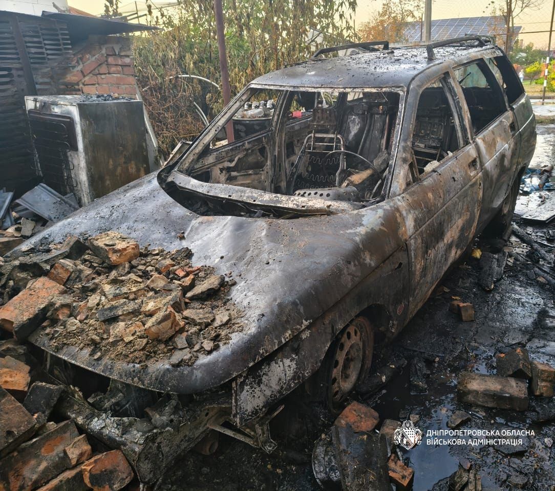 Последствия вражеских обстрелов, фото: Днепропетровская ОВА Последствия вражеских обстрелов, фото: Днепропетровская ОВА