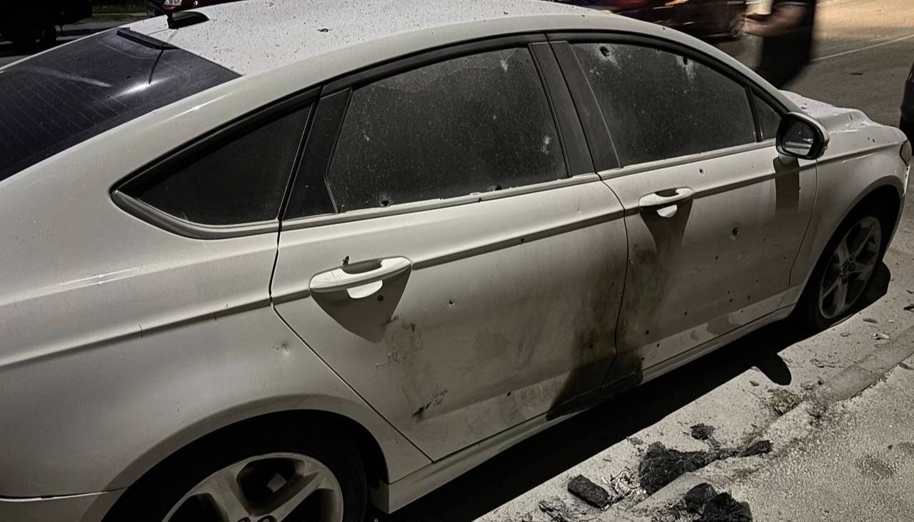В результате атаки повреждено пять автомобилей Авто