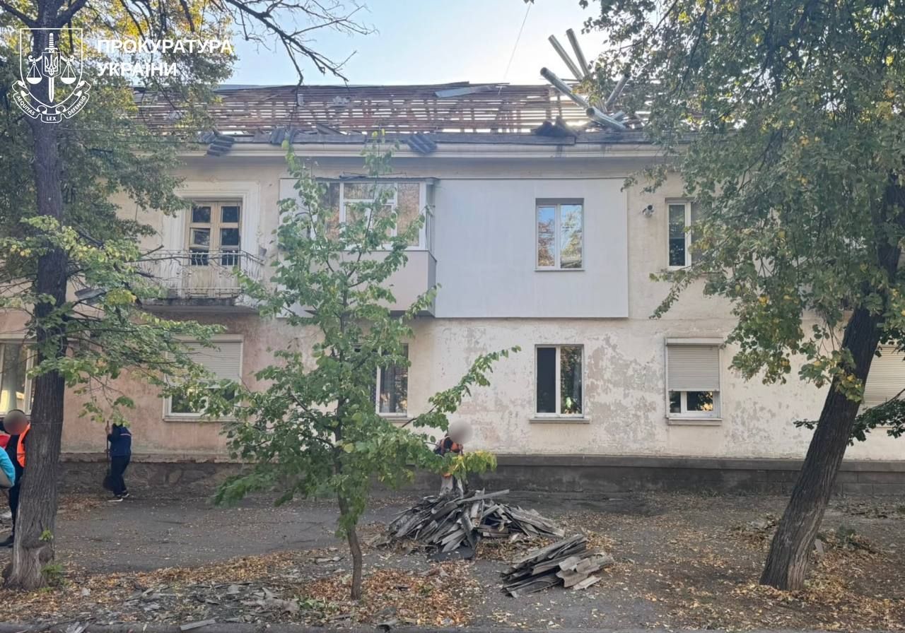 Атака пяти дронов в Харьковской области: жертва и ранены, повреждена железнодорожная инфраструктура Войска РФ массированно атаковали Лозовую в Харьковской области - есть погибшие и раненые, поврежденные дома и железная дорога 2