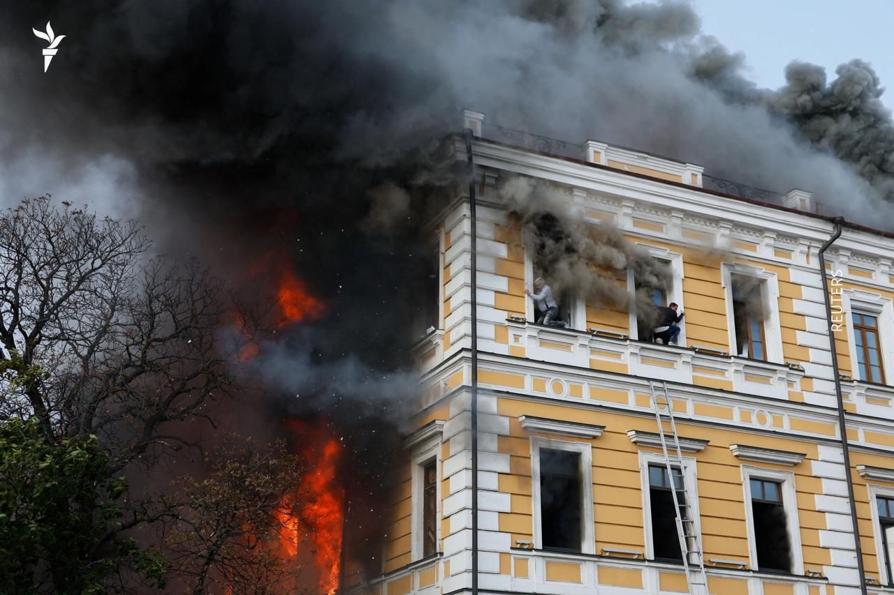 Известно, что одна женщина погибла, три человека пострадали
