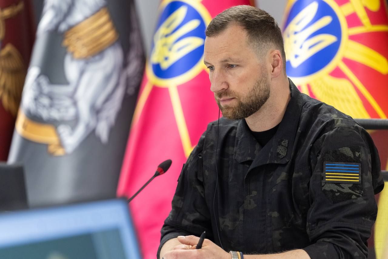 Евгений Хмара провел телефонный разговор с Министром обороны Германии Борисом Писториусом. Евгений Хмара провел телефонный разговор с Министром обороны Германии Борисом Писториусом.