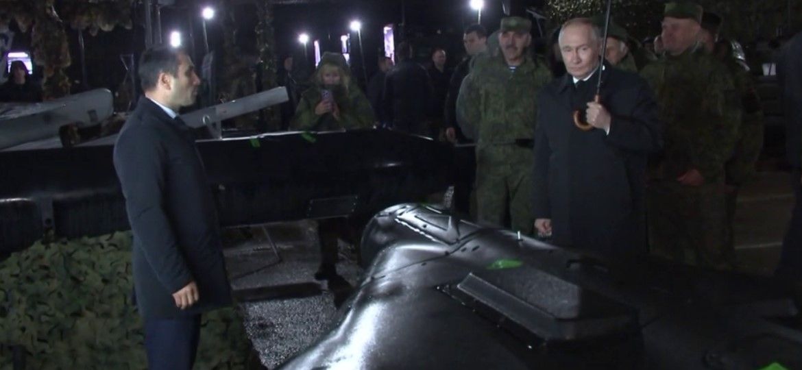 Путіну показали оновлені Герань-4 і Герань-5, скриншот з відео Путіну показали оновлені "Герані-4" і "Герані-5" з реактивними двигунами — що в них змінилося 1
