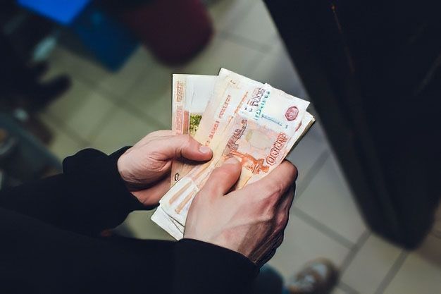 Более 1% всех расходов РФ – самые богатые россияне перечислили в госбюджет России 471 млрд рублей