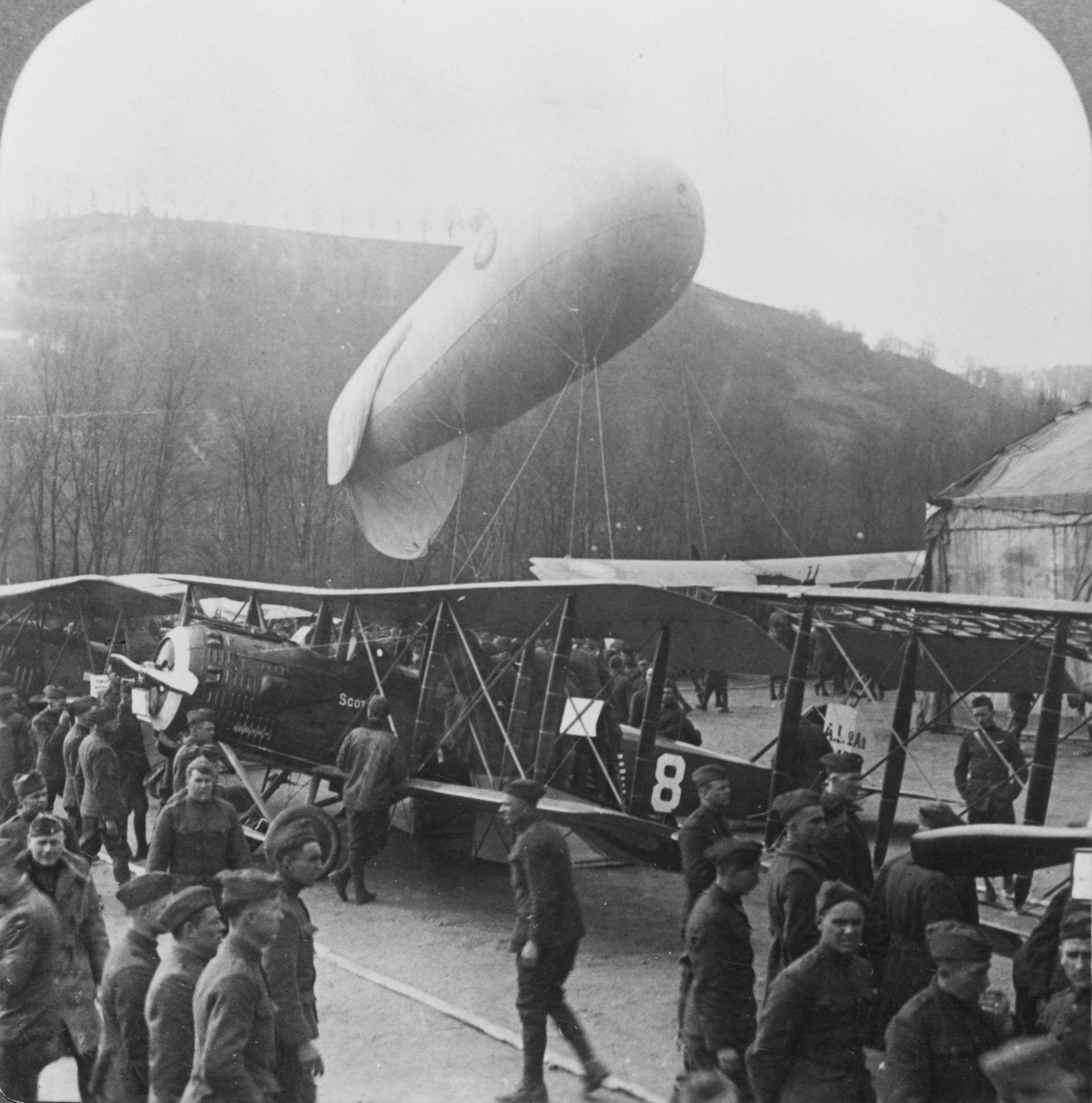 Во время Второй мировой аэростатов становилось все больше Во время Второй мировой аэростатов становилось все больше