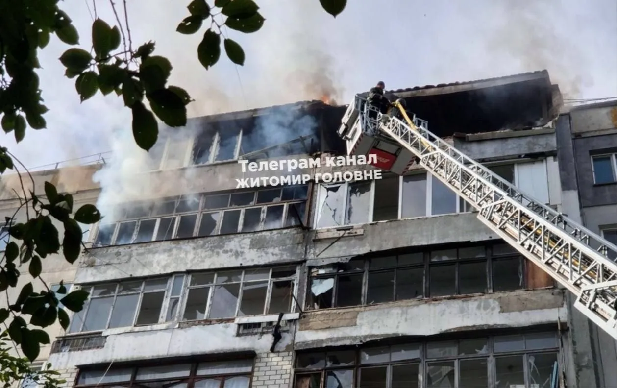Атака дрона на многоэтажку в Бердичеве. Атака дрона на многоэтажку в Бердичеве.