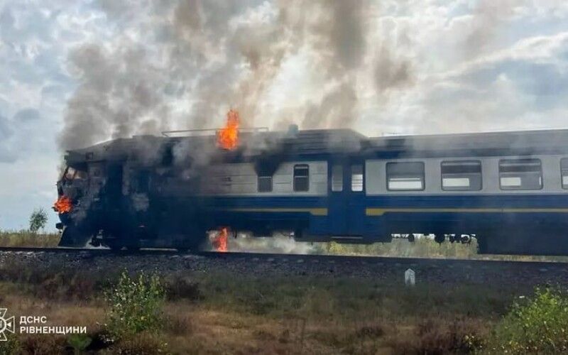 Росія неодноразово атакувала потяги УЗ потяг уз