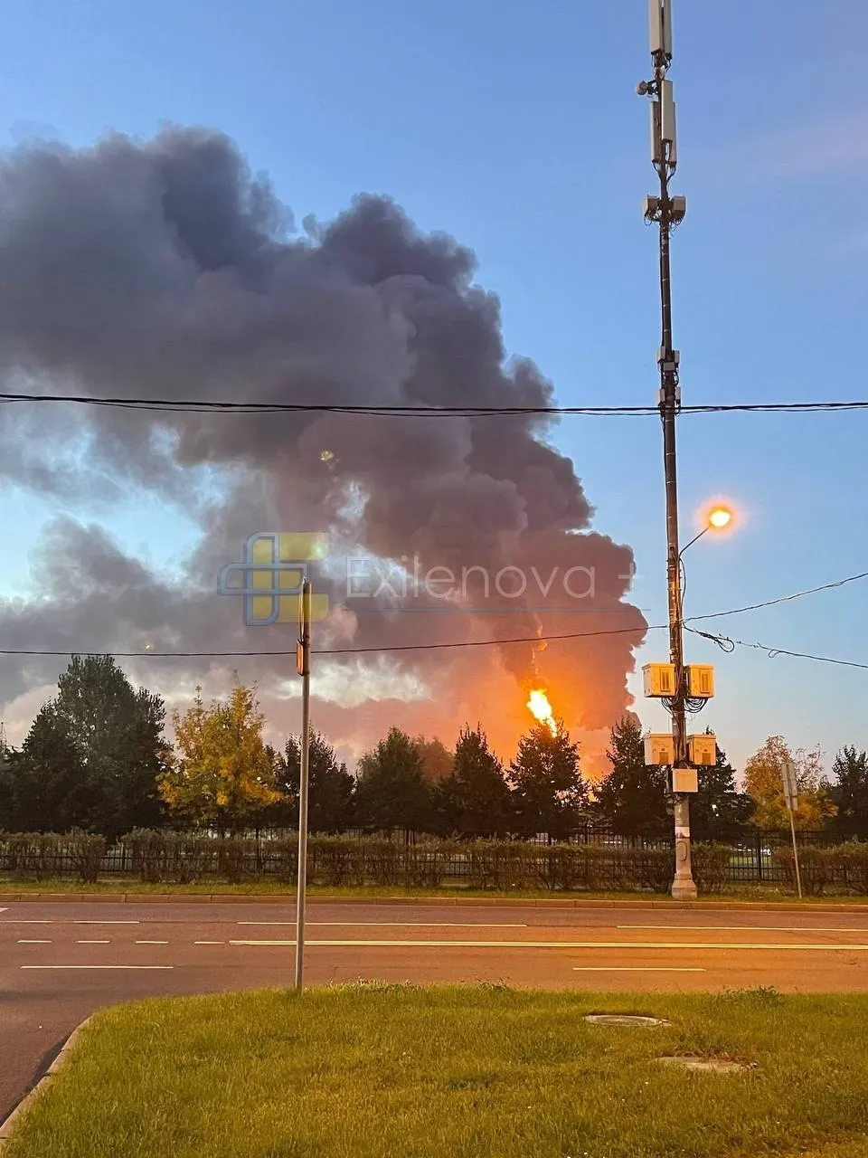 Повідомляється, що це пожежа на НПЗ Повідомляється, що це пожежа на НПЗ