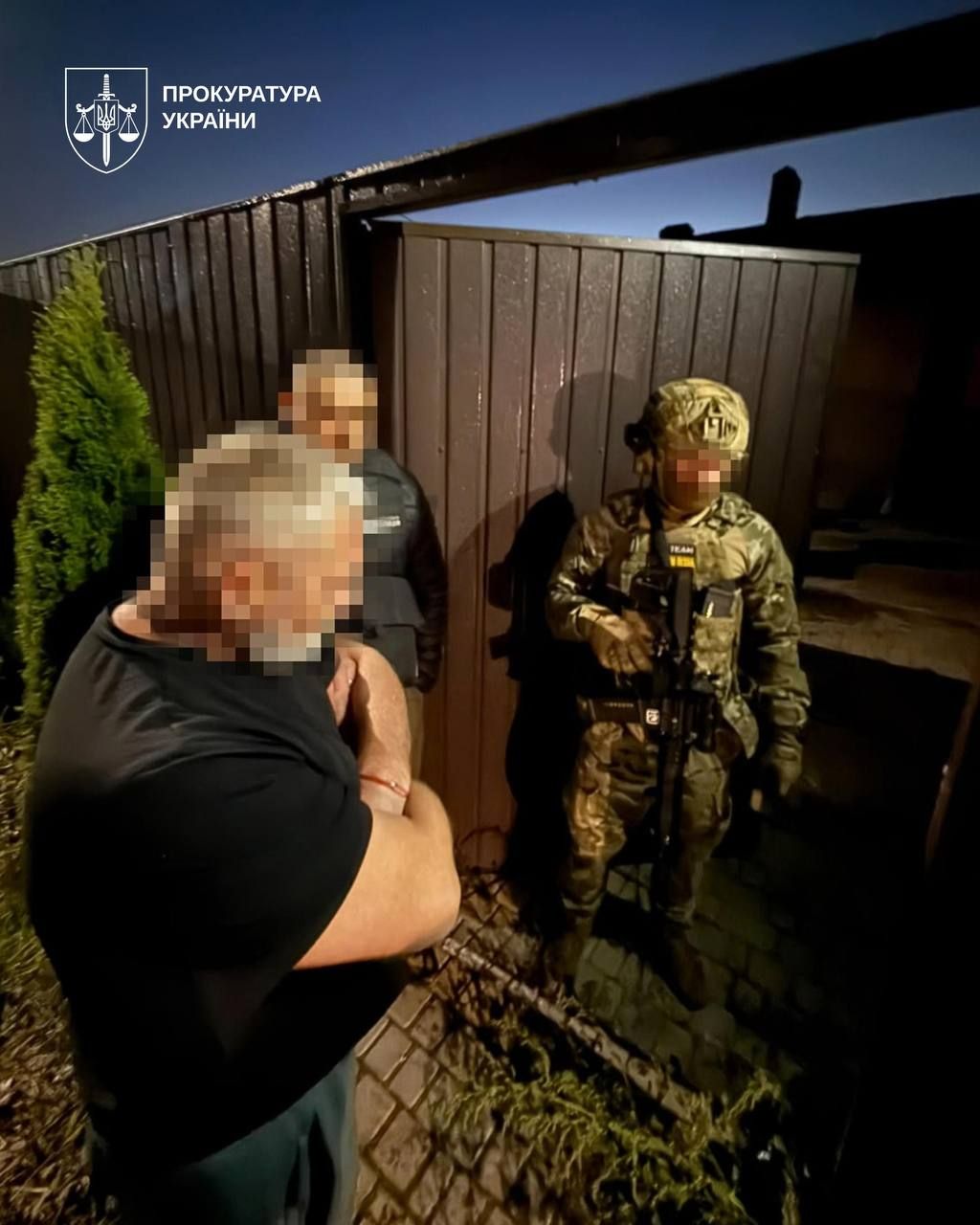 На початку вересня під час 12 обшуків вилучено 17 літрів рідкого метадону, 11 кг прекурсорів, хімічні сполуки, лабораторне обладнання, техніку, автомобіль та гроші