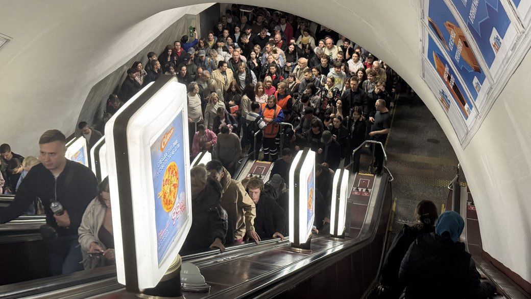 В столичном метро не работают эскалаторы черех отсутствие напряжения, 8 октября 2026 г. Киев/Полина Паламарчук В столичном метро не работают эскалаторы черех отсутствие напряжения, 8 октября 2026 г. Киев/Полина Паламарчук