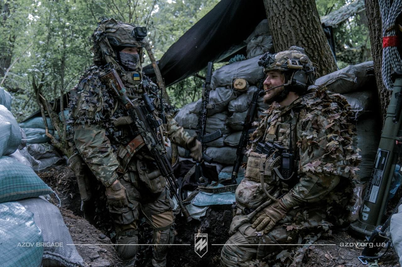 Будни разведчиков и пехотинцев 12-й бригады "Азов" в лесах Луганщины