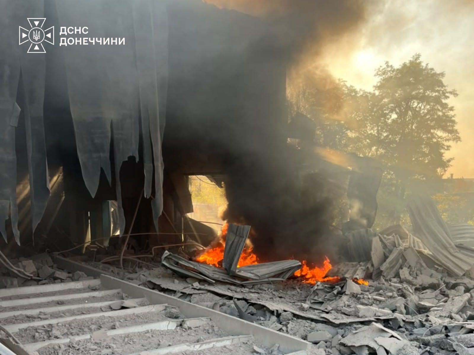 Внаслідок влучання спалахнула пожежа Пожежа