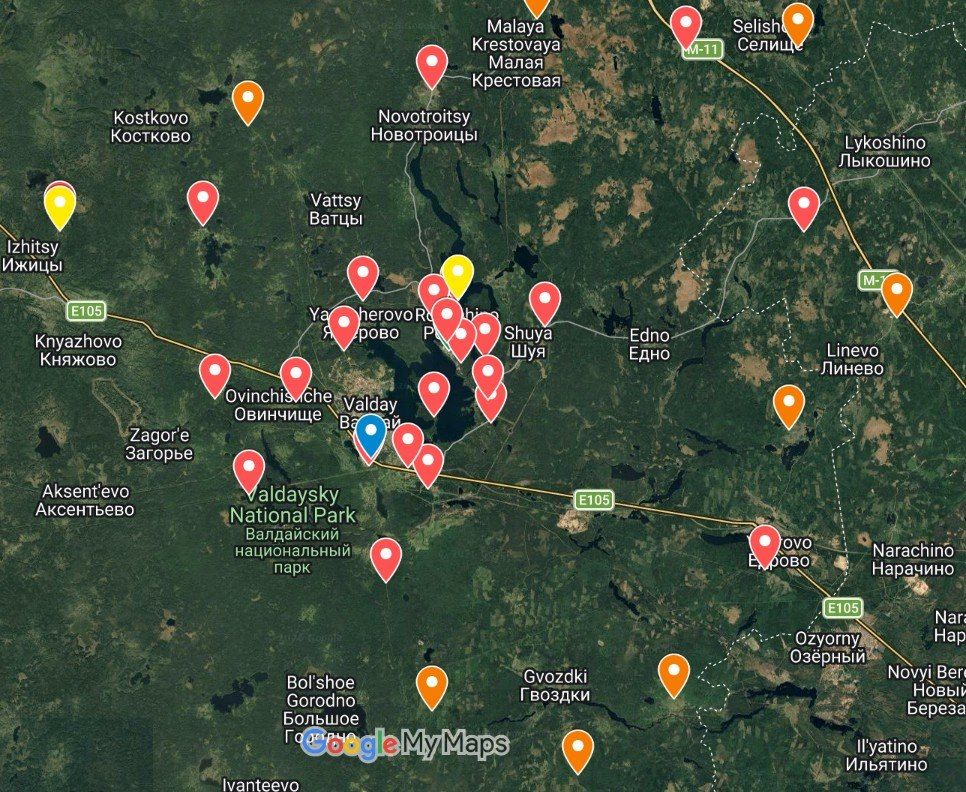 На карті показано розташування систем протиповітряної оборони (ППО) та спеціальних вишок навколо резиденції Володимира Путіна на Валдаї в Новгородській області Росії