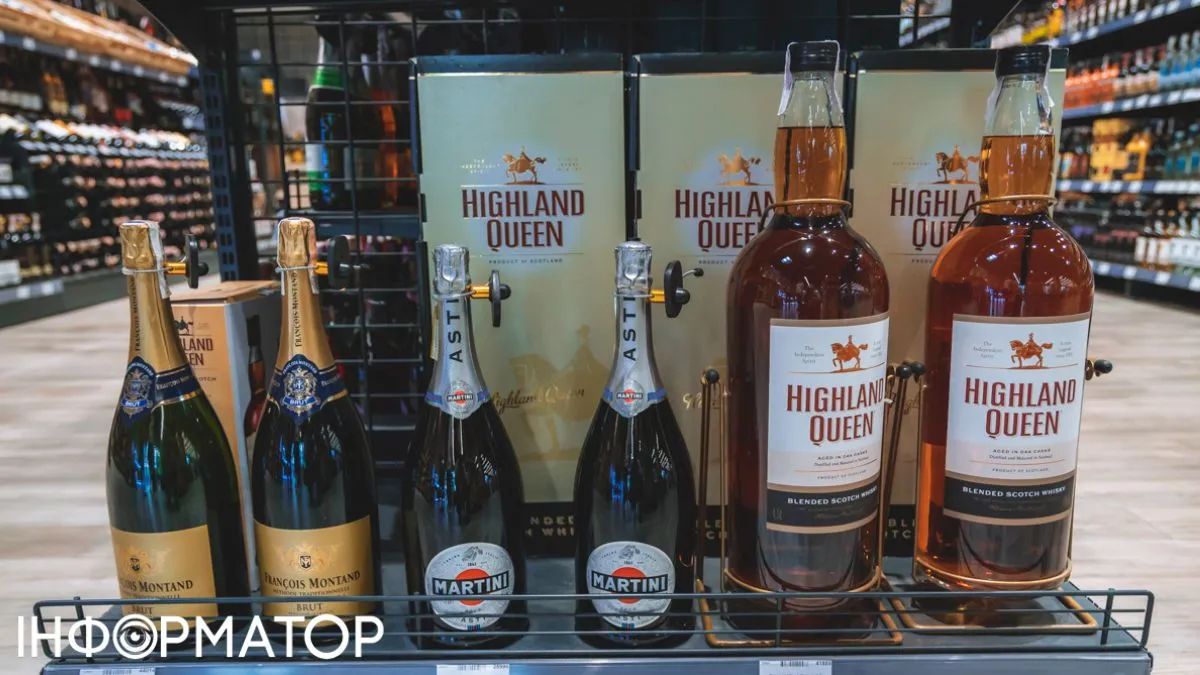 Кабмин поднял стоимость акцизных марок для алкоголя и табака на 30%