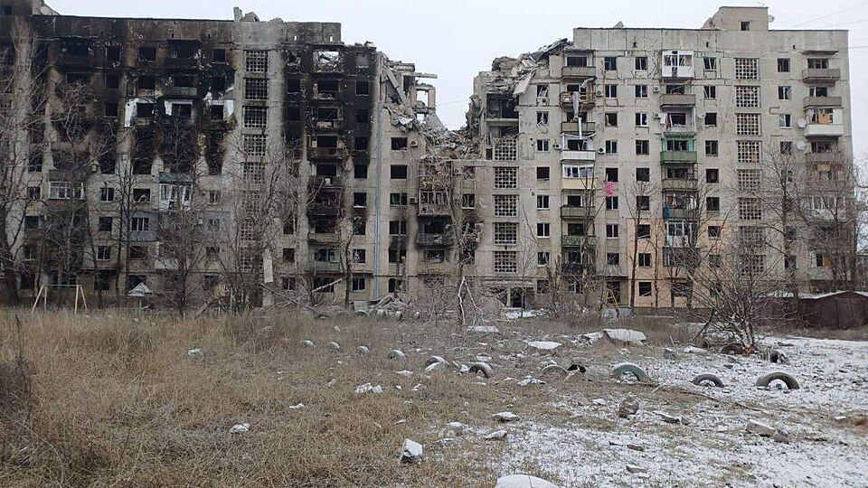 Многоэтажка Громова 29 после пожара и авиаудара во время битвы за Константиновку. Фото: Назар Водзинский